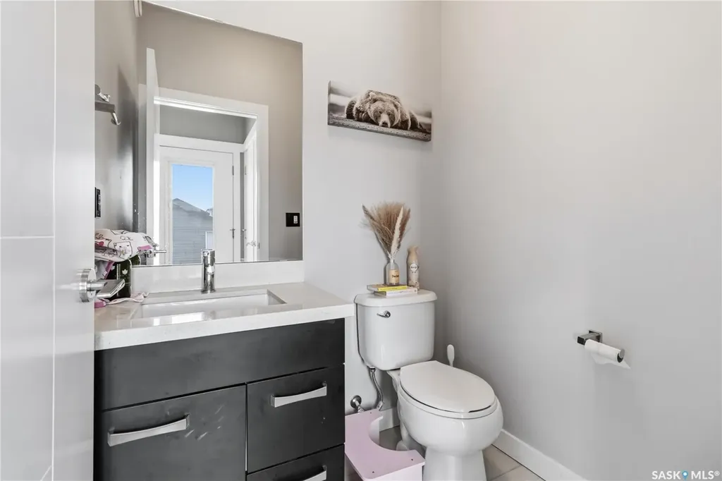 527 Kloppenburg Crescent Saskatoon SK S7W 0P1
