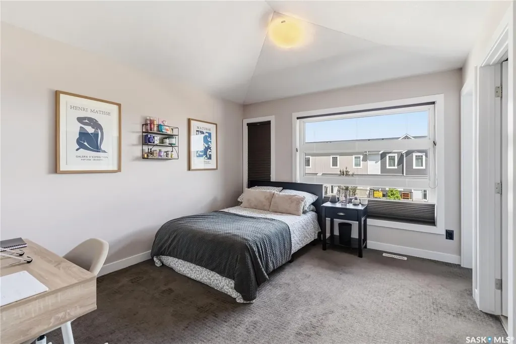 527 Kloppenburg Crescent Saskatoon SK S7W 0P1