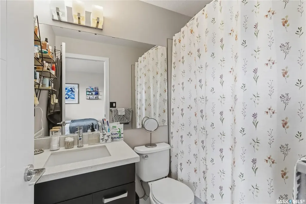527 Kloppenburg Crescent Saskatoon SK S7W 0P1
