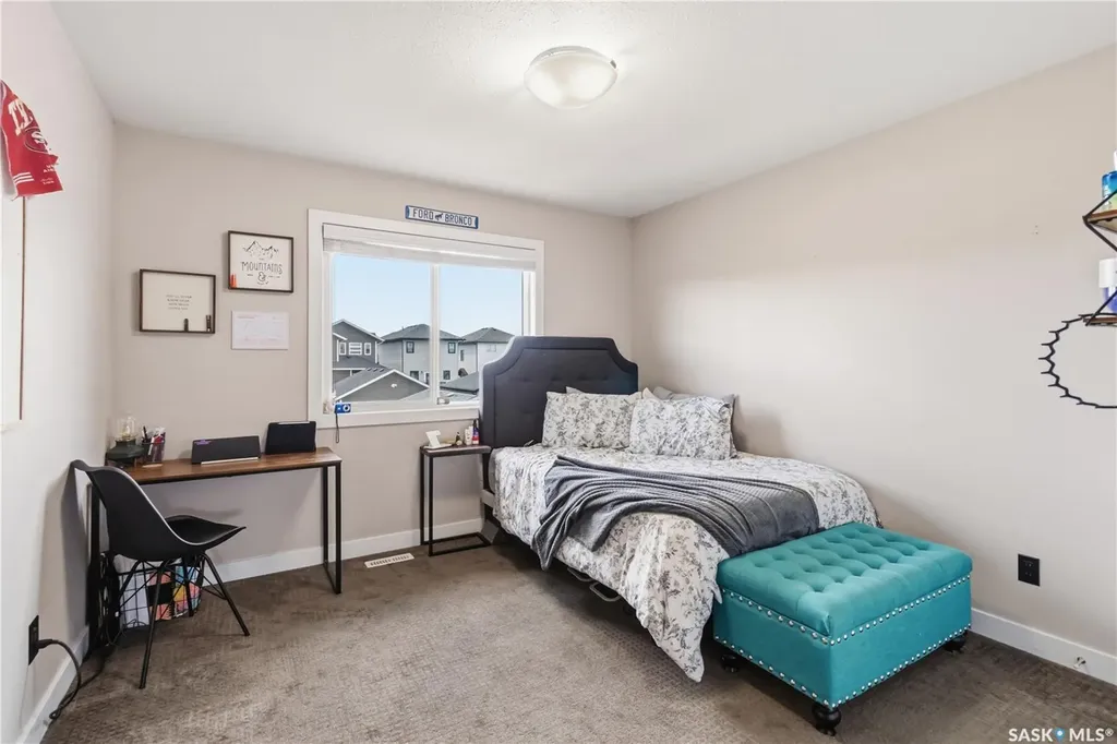 527 Kloppenburg Crescent Saskatoon SK S7W 0P1