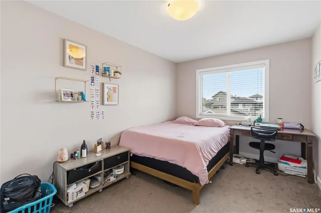 527 Kloppenburg Crescent Saskatoon SK S7W 0P1