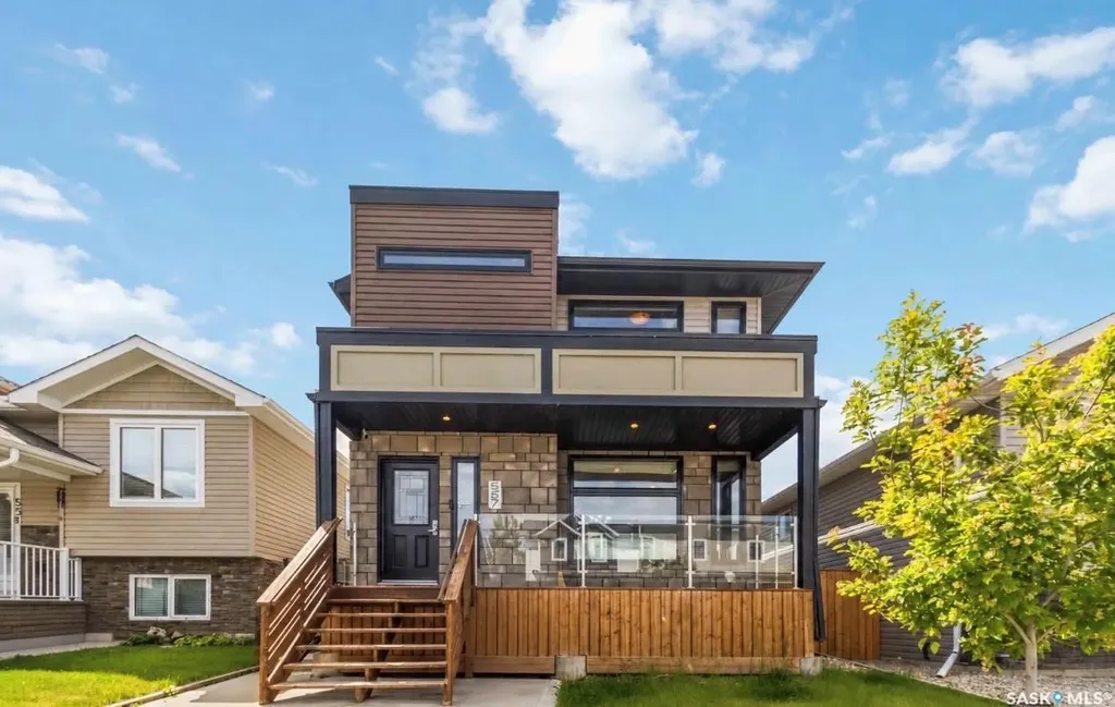 527 Kloppenburg Crescent Saskatoon SK S7W 0P1