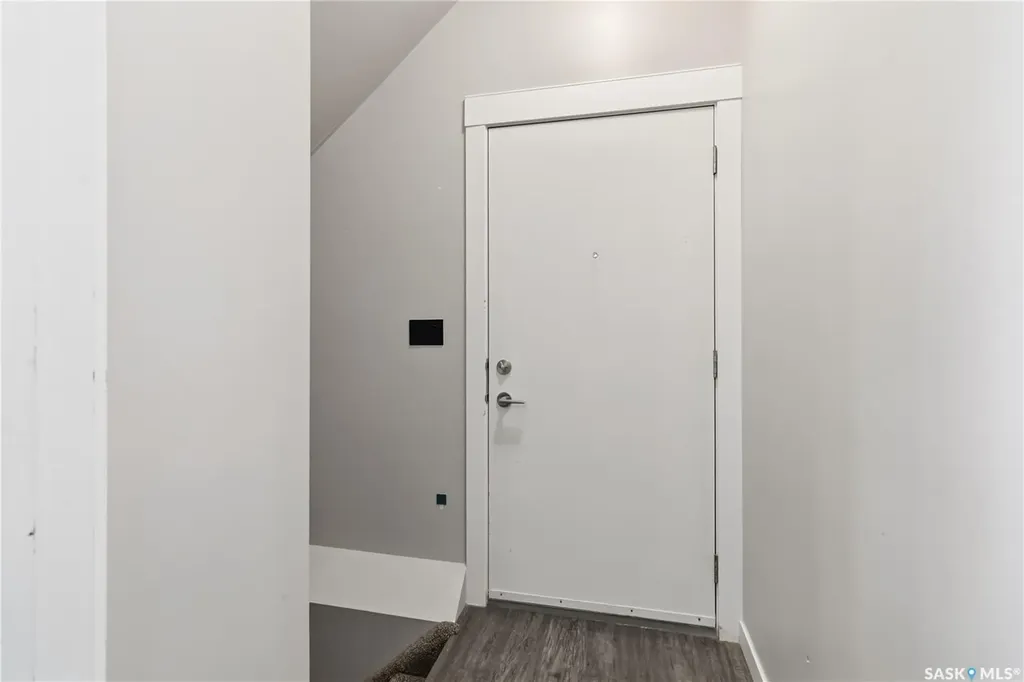 527 Kloppenburg Crescent Saskatoon SK S7W 0P1