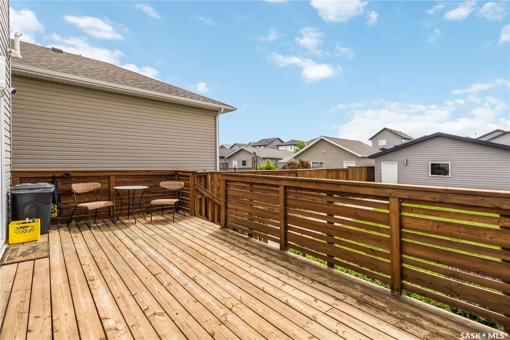 527 Kloppenburg Crescent Saskatoon SK S7W 0P1