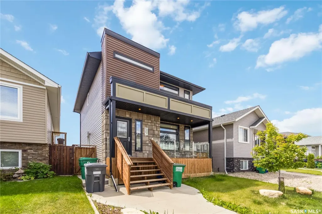 527 Kloppenburg Crescent Saskatoon SK S7W 0P1