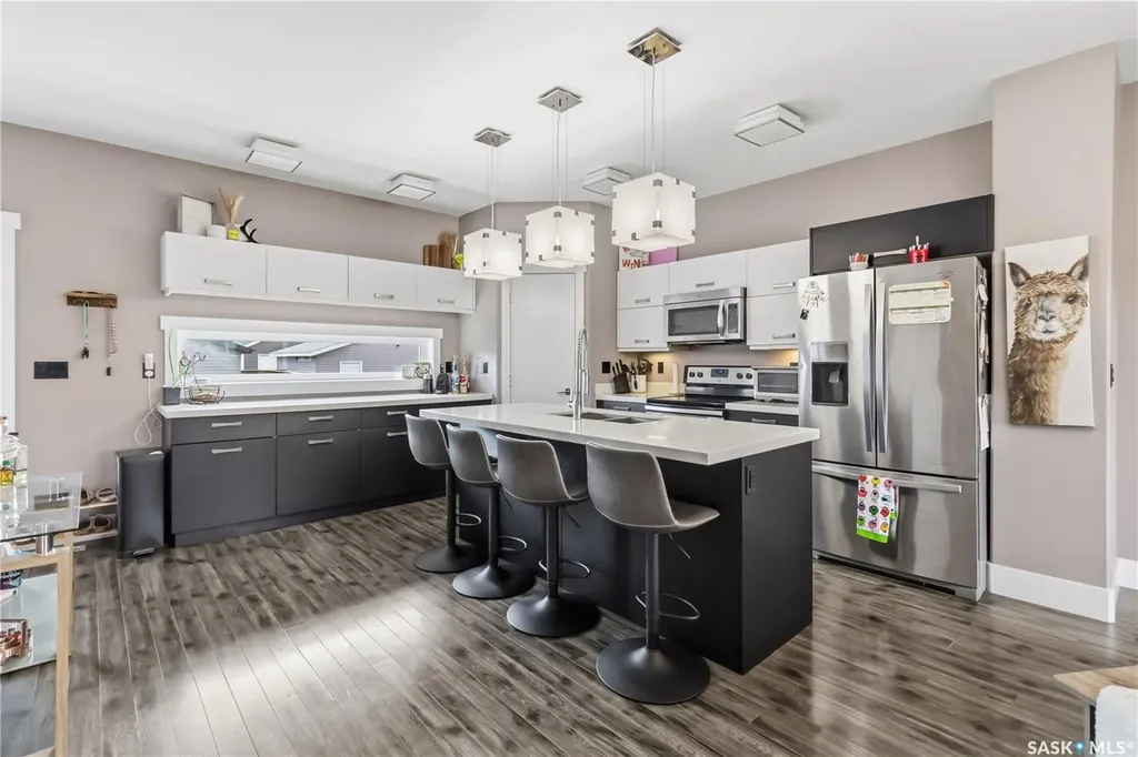 527 Kloppenburg Crescent Saskatoon SK S7W 0P1