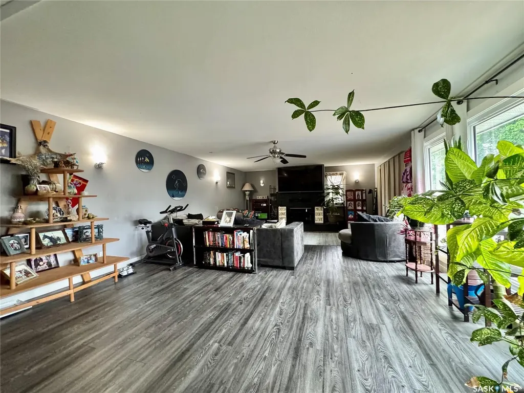 19 Logan Crescent W Yorkton SK S3N 0W1