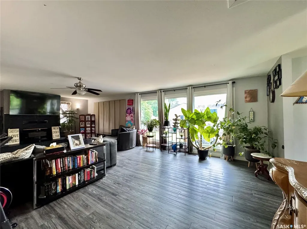 19 Logan Crescent W Yorkton SK S3N 0W1
