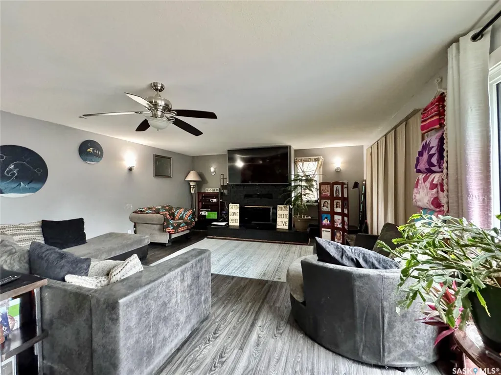 19 Logan Crescent W Yorkton SK S3N 0W1