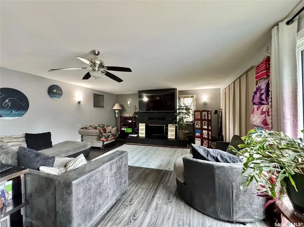 19 Logan Crescent W Yorkton SK S3N 0W1
