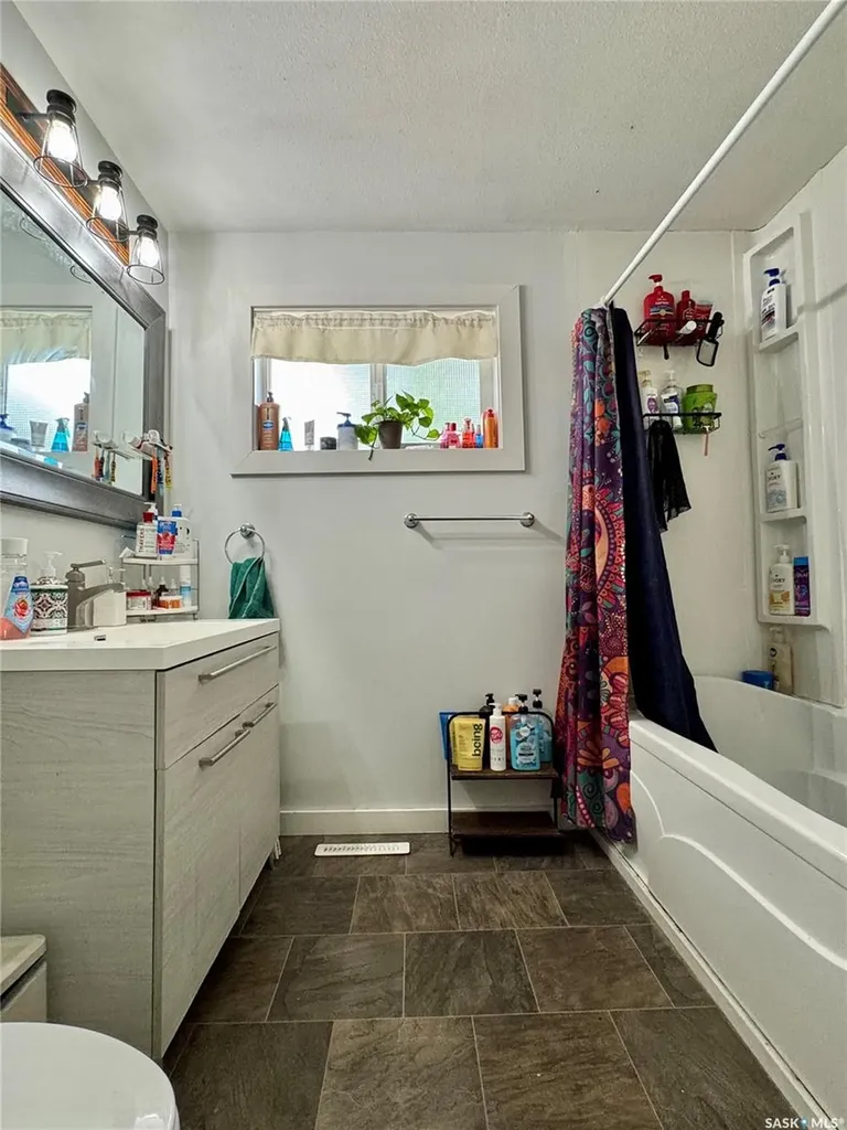 19 Logan Crescent W Yorkton SK S3N 0W1