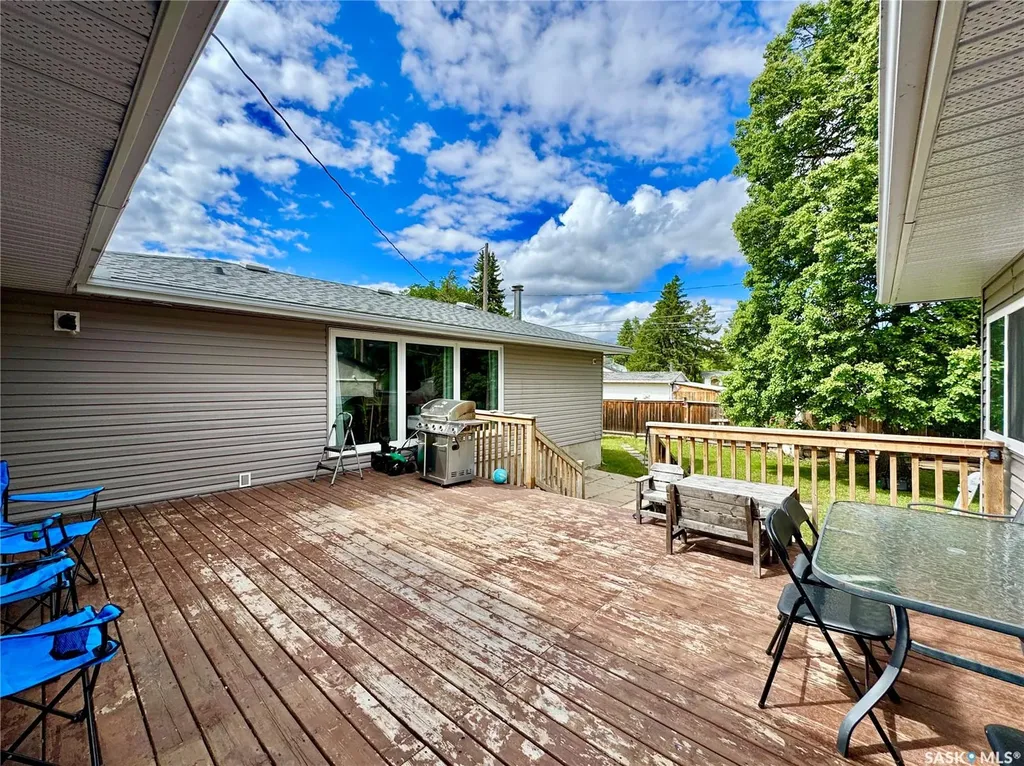 19 Logan Crescent W Yorkton SK S3N 0W1