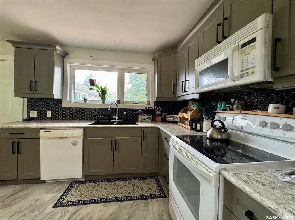 19 Logan Crescent W Yorkton SK S3N 0W1