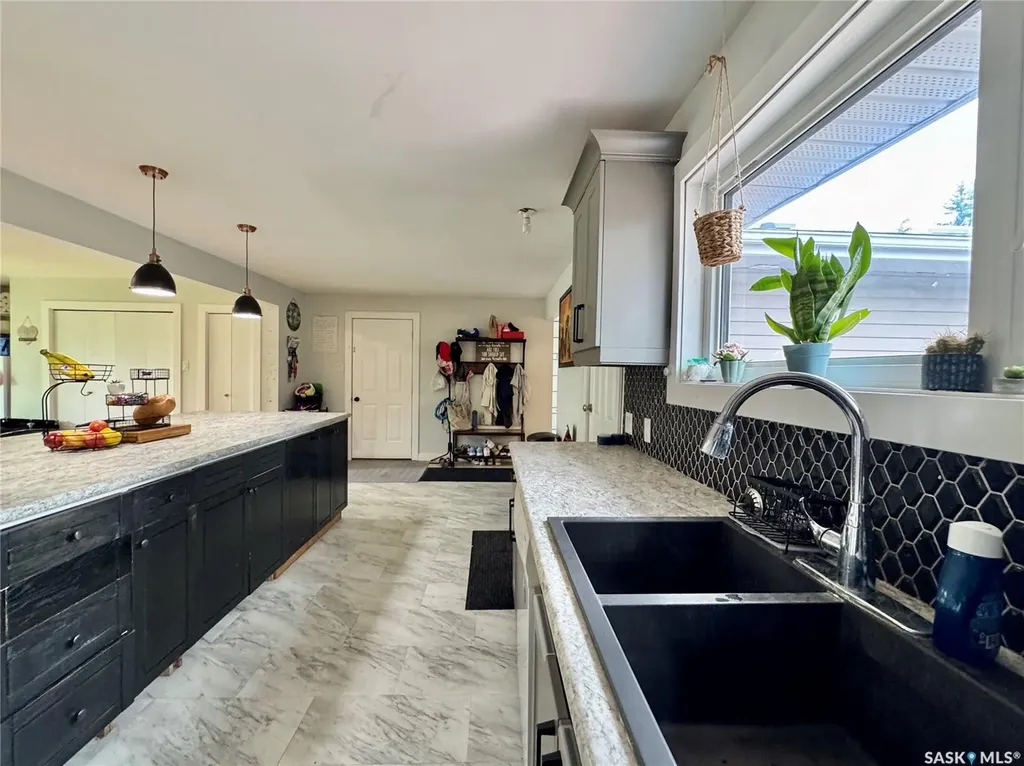19 Logan Crescent W Yorkton SK S3N 0W1