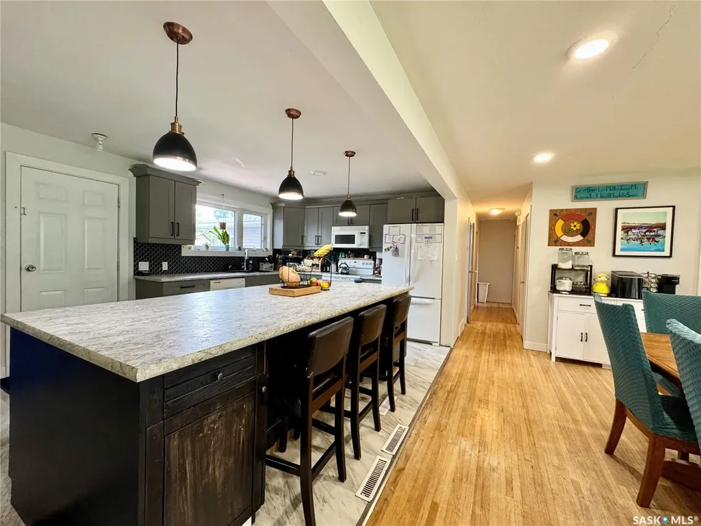19 Logan Crescent W Yorkton SK S3N 0W1