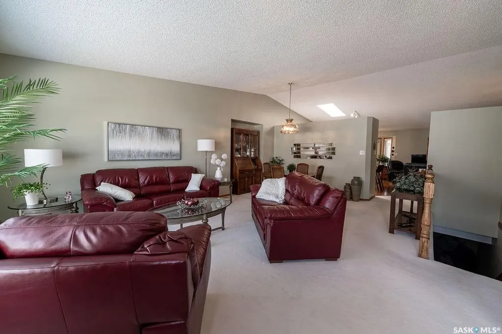 59 Greensboro Drive Regina SK S4S 7G1