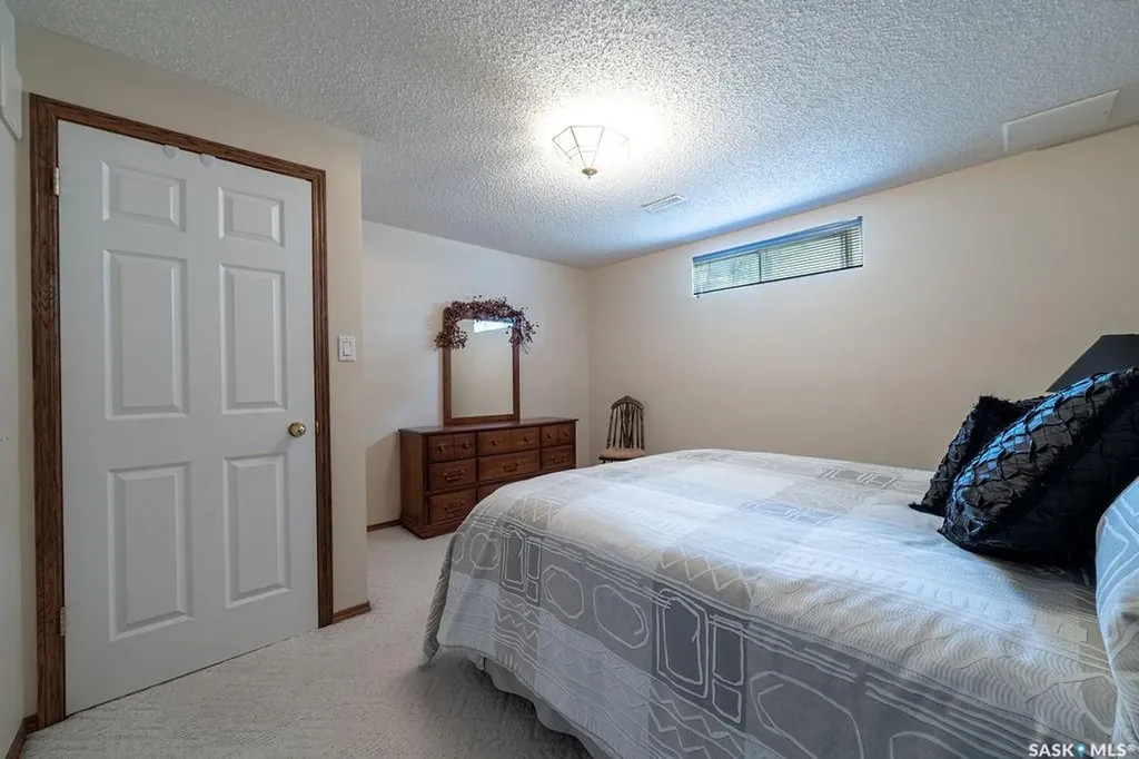 59 Greensboro Drive Regina SK S4S 7G1