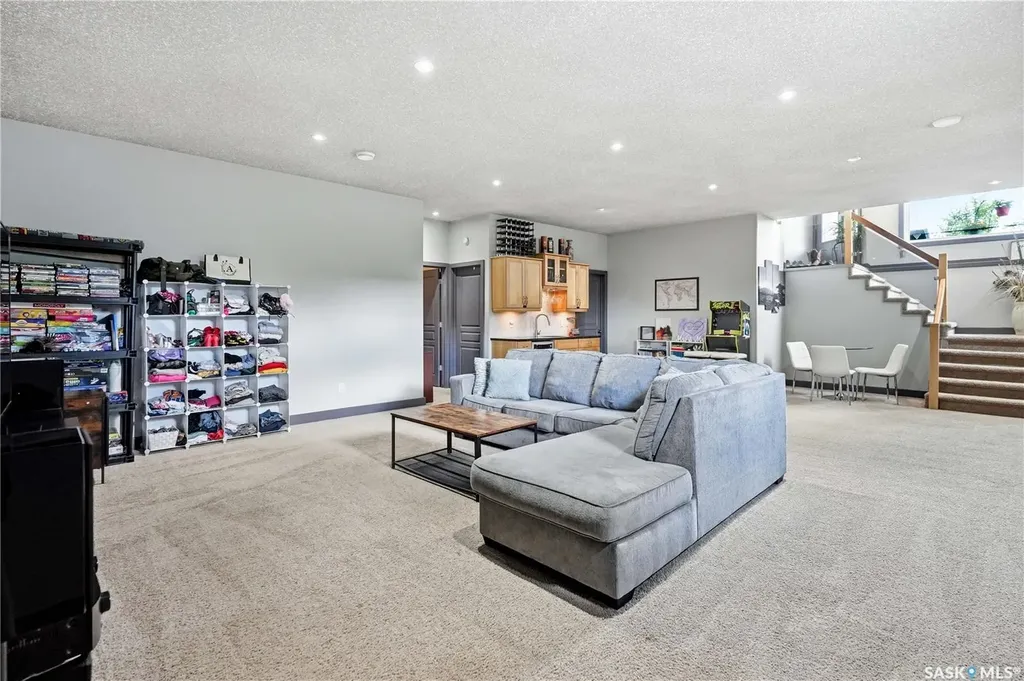 1 Wellington Bay White City SK S4L 0B6