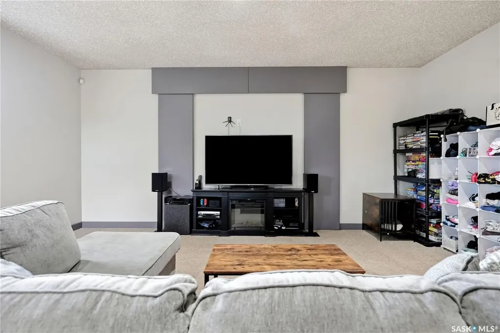 1 Wellington Bay White City SK S4L 0B6