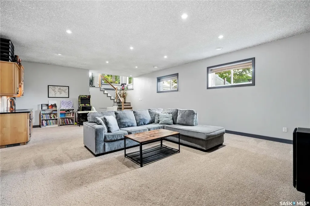 1 Wellington Bay White City SK S4L 0B6