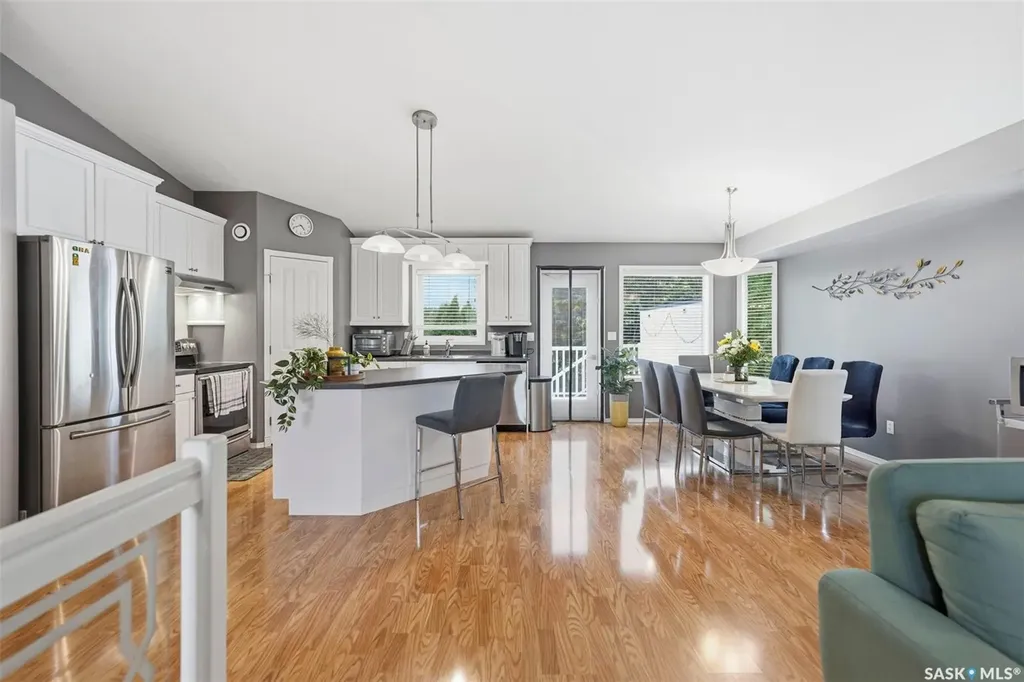 738 Wright Crescent Saskatoon SK S7N 4T8