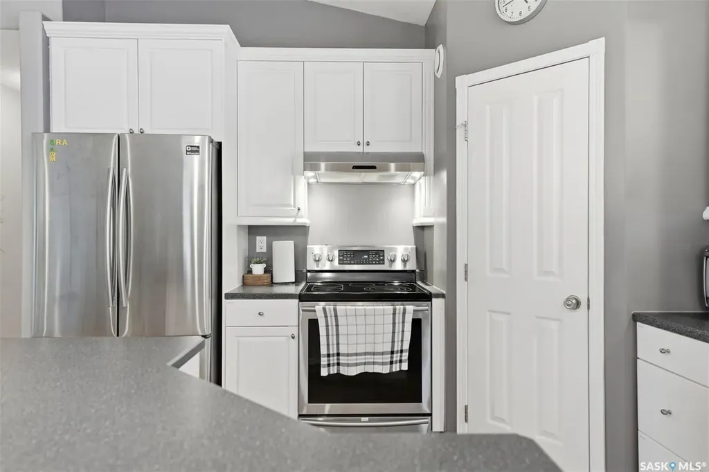 738 Wright Crescent Saskatoon SK S7N 4T8