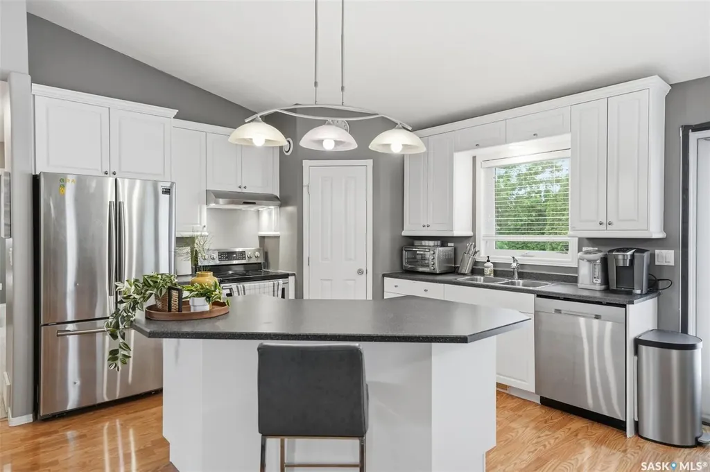738 Wright Crescent Saskatoon SK S7N 4T8
