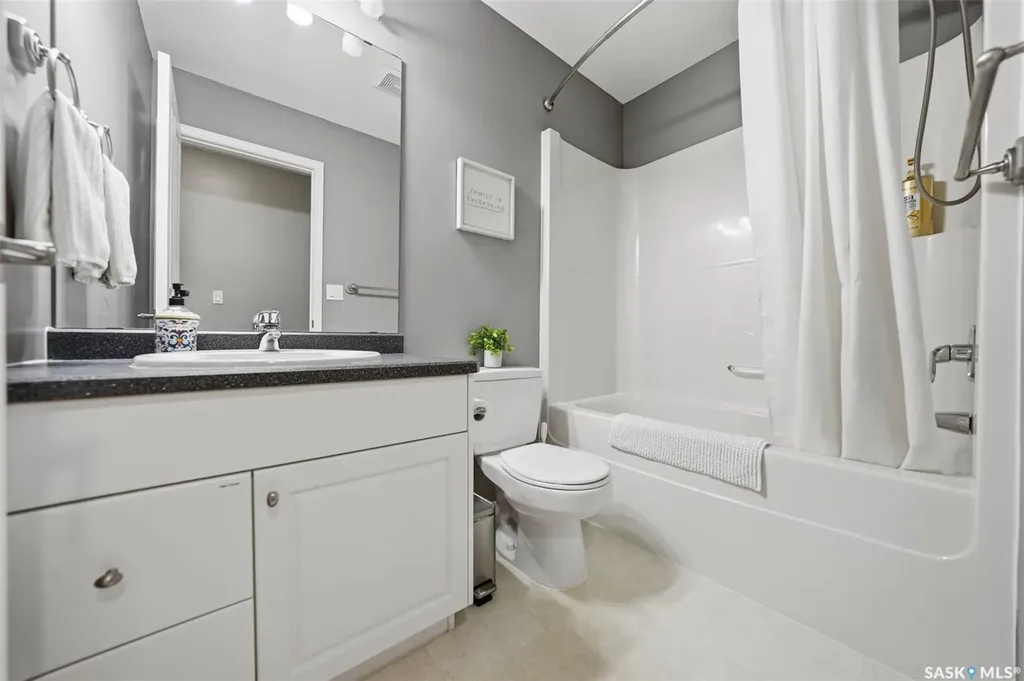 738 Wright Crescent Saskatoon SK S7N 4T8