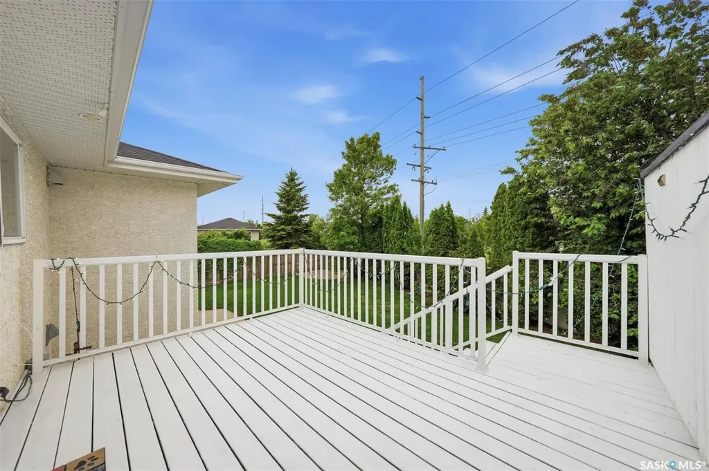 738 Wright Crescent Saskatoon SK S7N 4T8