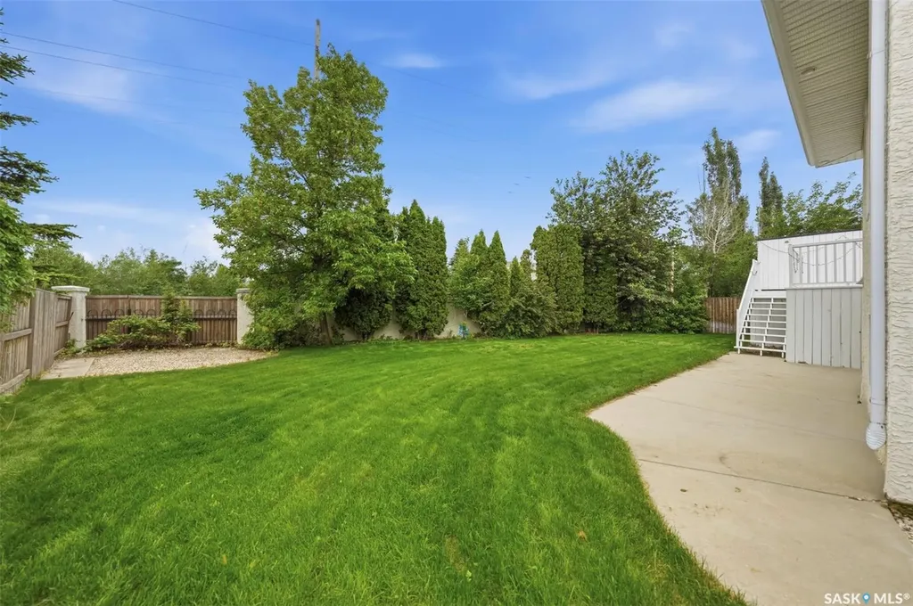 738 Wright Crescent Saskatoon SK S7N 4T8