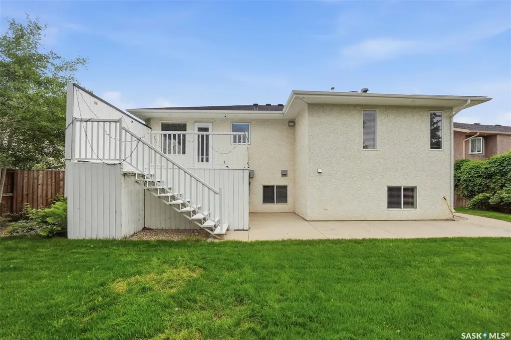 738 Wright Crescent Saskatoon SK S7N 4T8