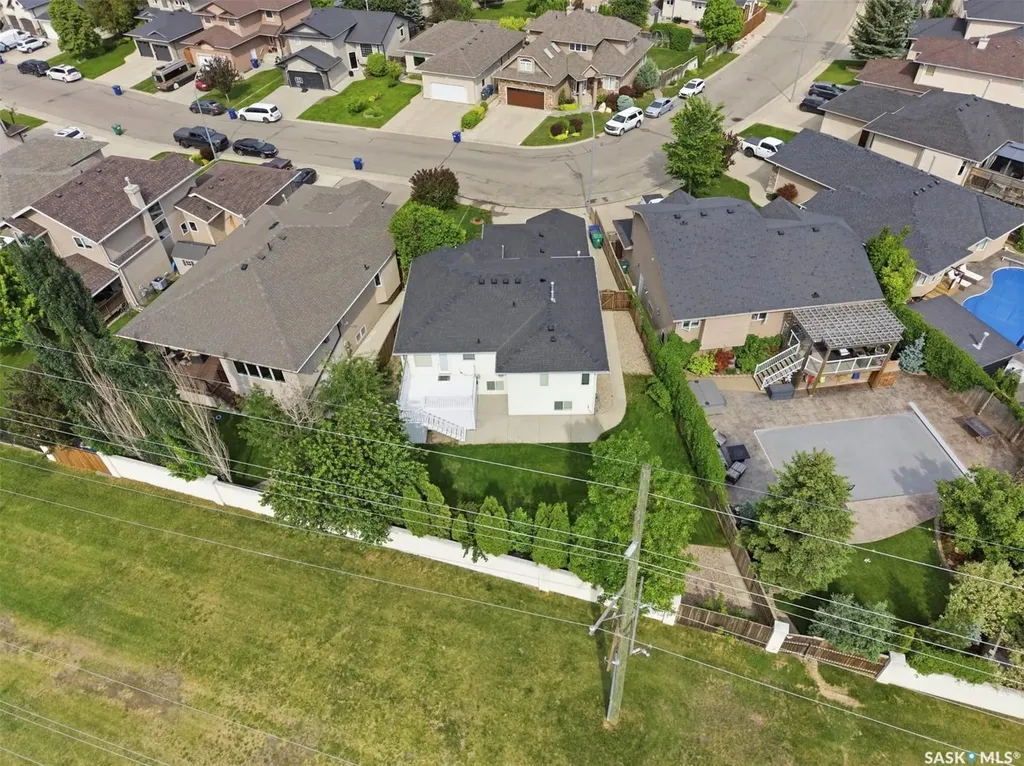 738 Wright Crescent Saskatoon SK S7N 4T8