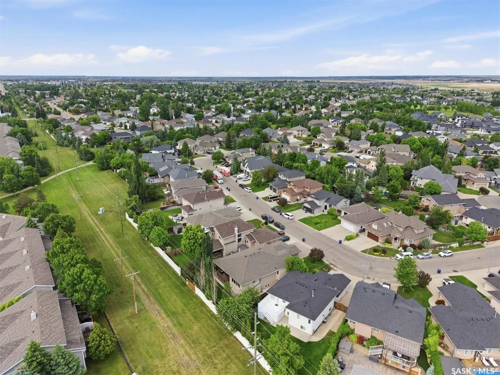 738 Wright Crescent Saskatoon SK S7N 4T8