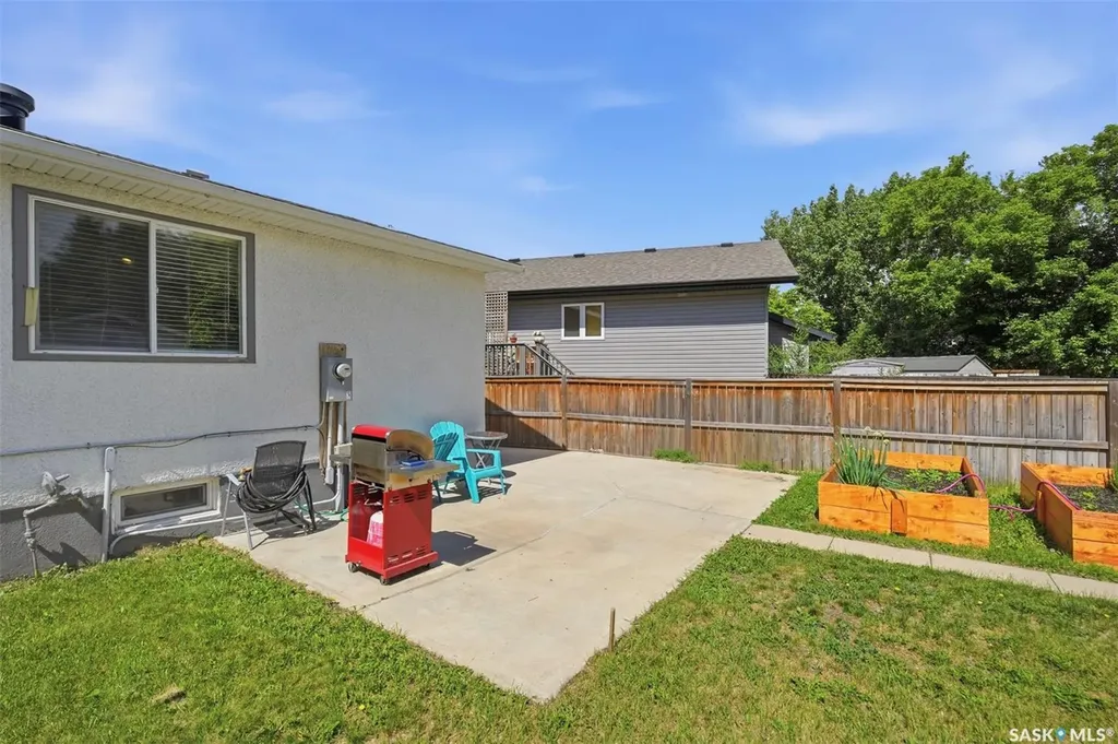 23 Nicholson Place Saskatoon SK S7L 5G7