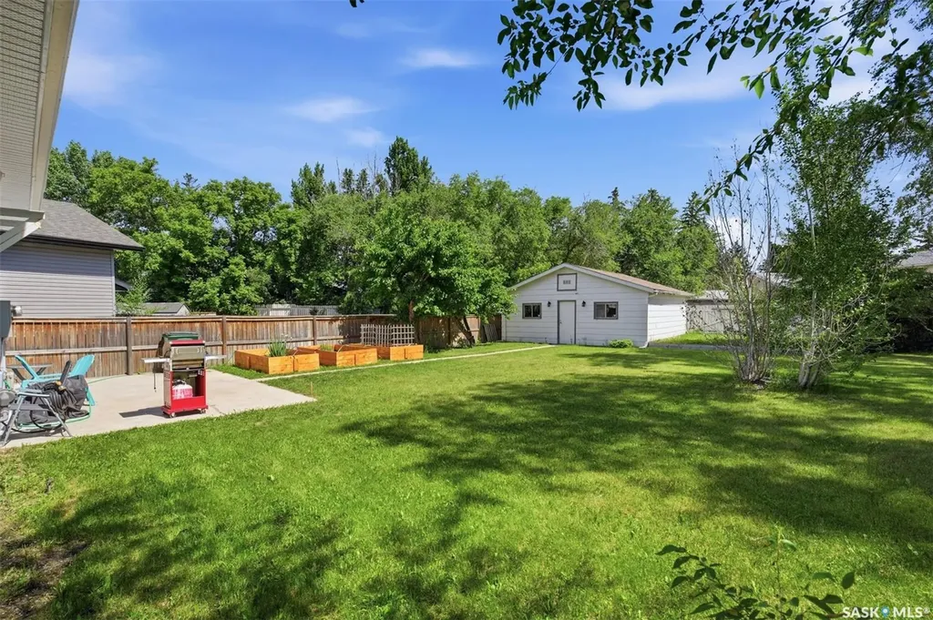 23 Nicholson Place Saskatoon SK S7L 5G7