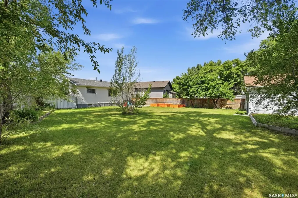 23 Nicholson Place Saskatoon SK S7L 5G7