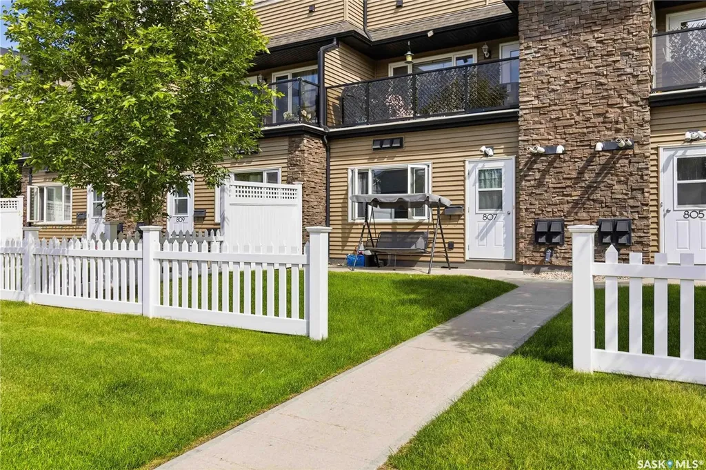 110 Shillington Crescent Saskatoon SK S7M 3Z8