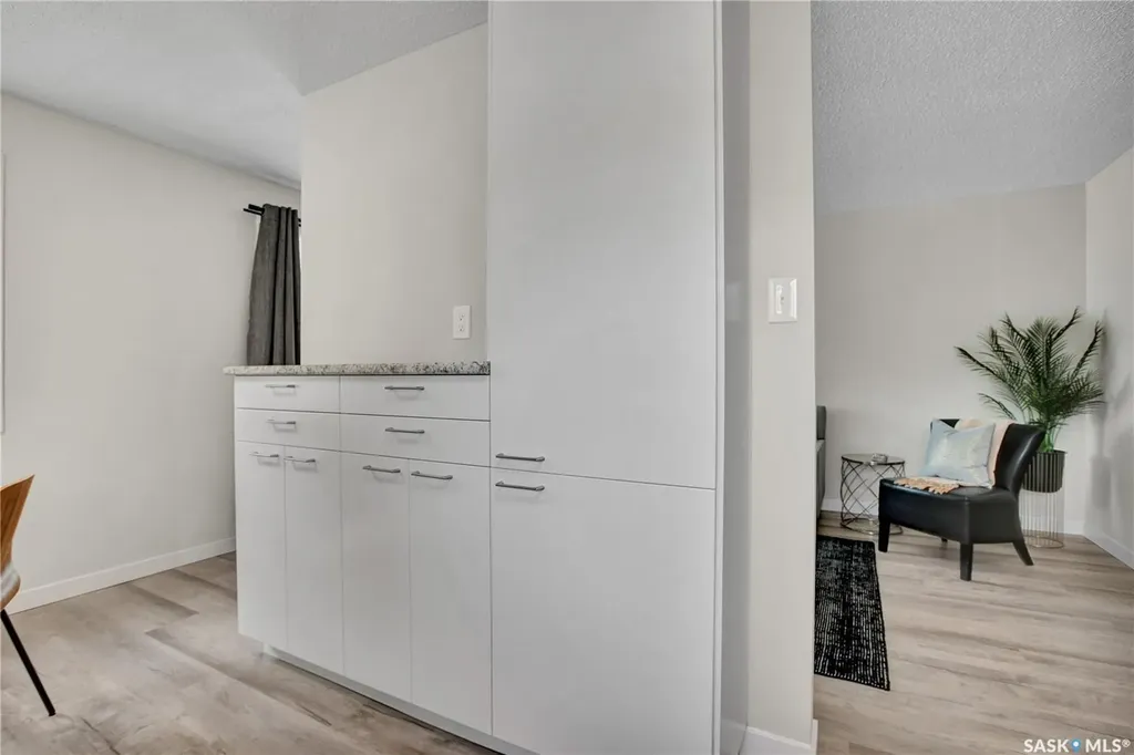 2908-2910 Preston Avenue S Saskatoon SK S7G 2G9