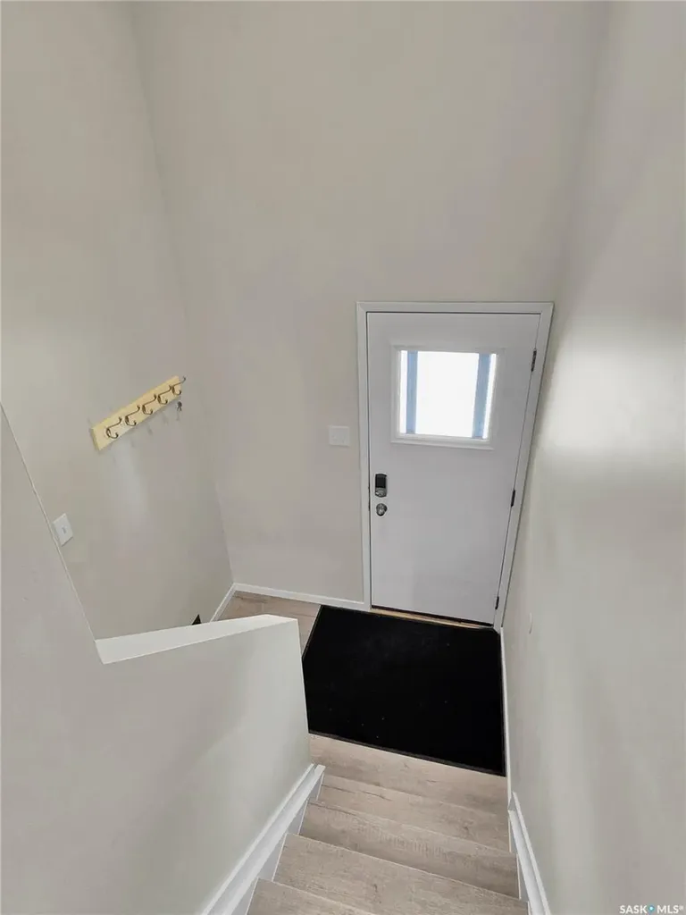 2908-2910 Preston Avenue S Saskatoon SK S7G 2G9
