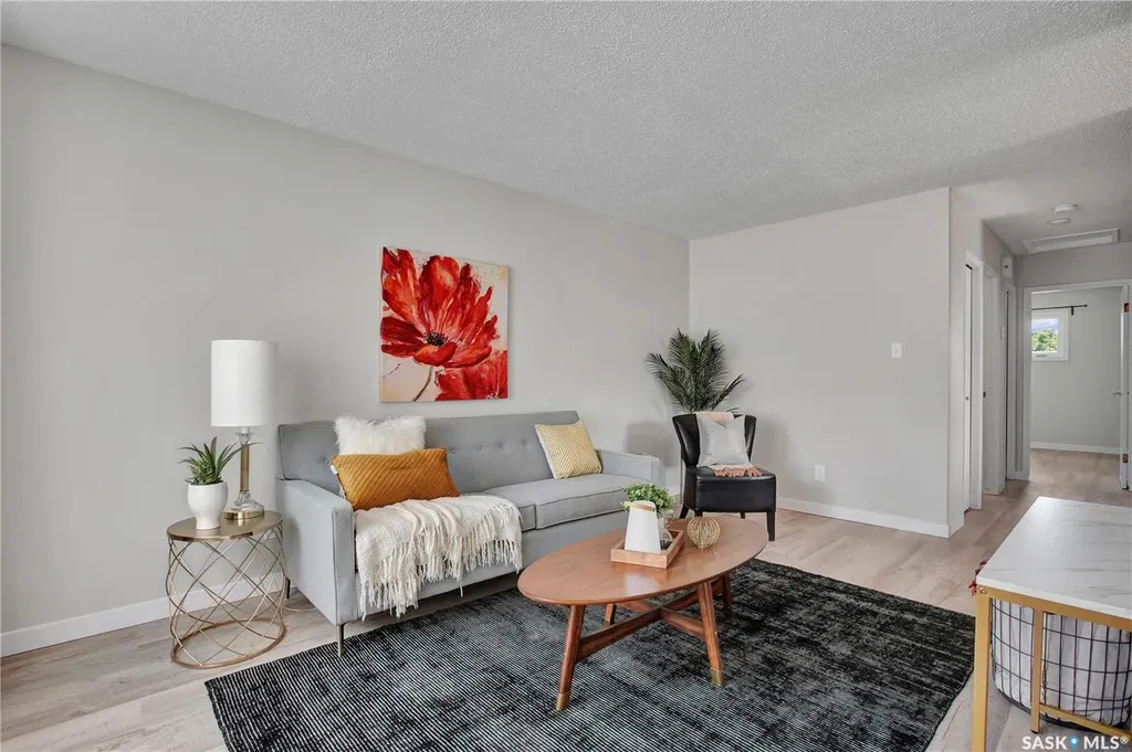 2908-2910 Preston Avenue S Saskatoon SK S7G 2G9