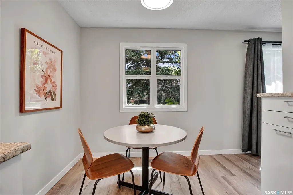 2908-2910 Preston Avenue S Saskatoon SK S7G 2G9