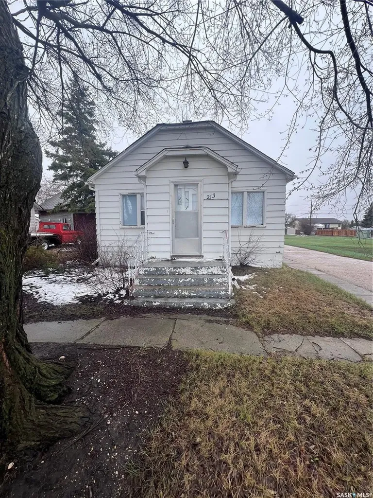 213 3rd Street N Wakaw SK S0K 4P0