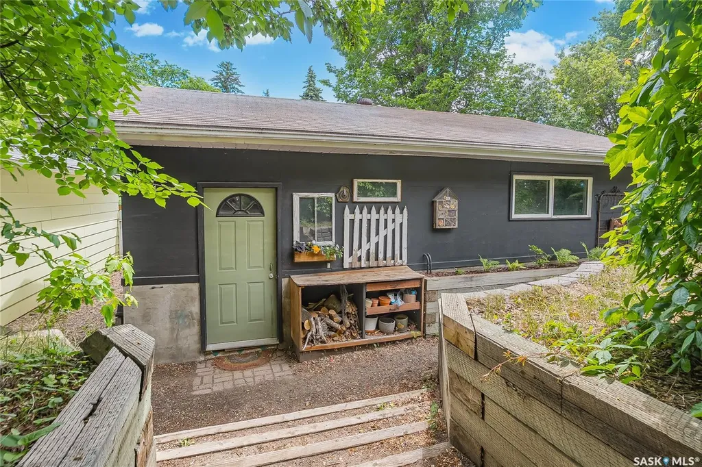 621 Bedford Road Saskatoon SK S7L 0E9