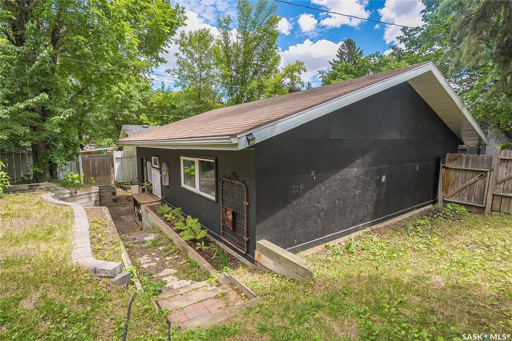 621 Bedford Road Saskatoon SK S7L 0E9