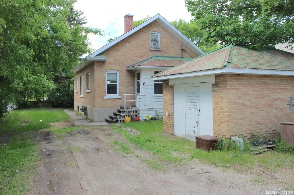 29 Myrtle Avenue Yorkton SK S3N 1P6