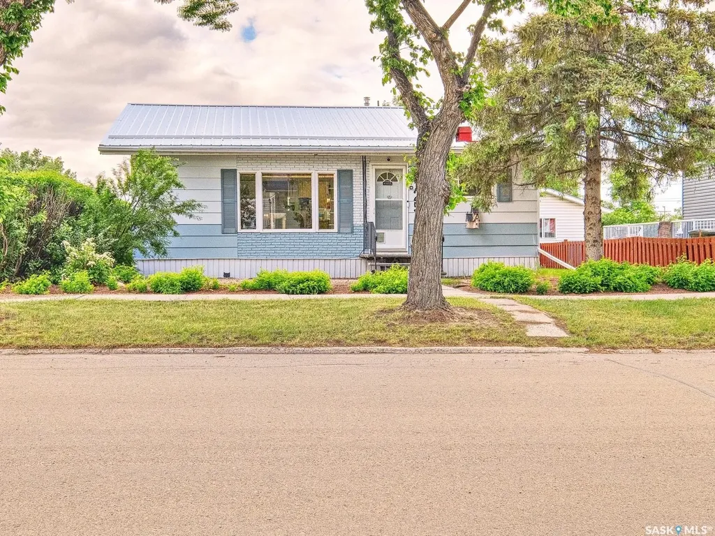 125 5th Avenue W Rosetown SK S0L 2V0