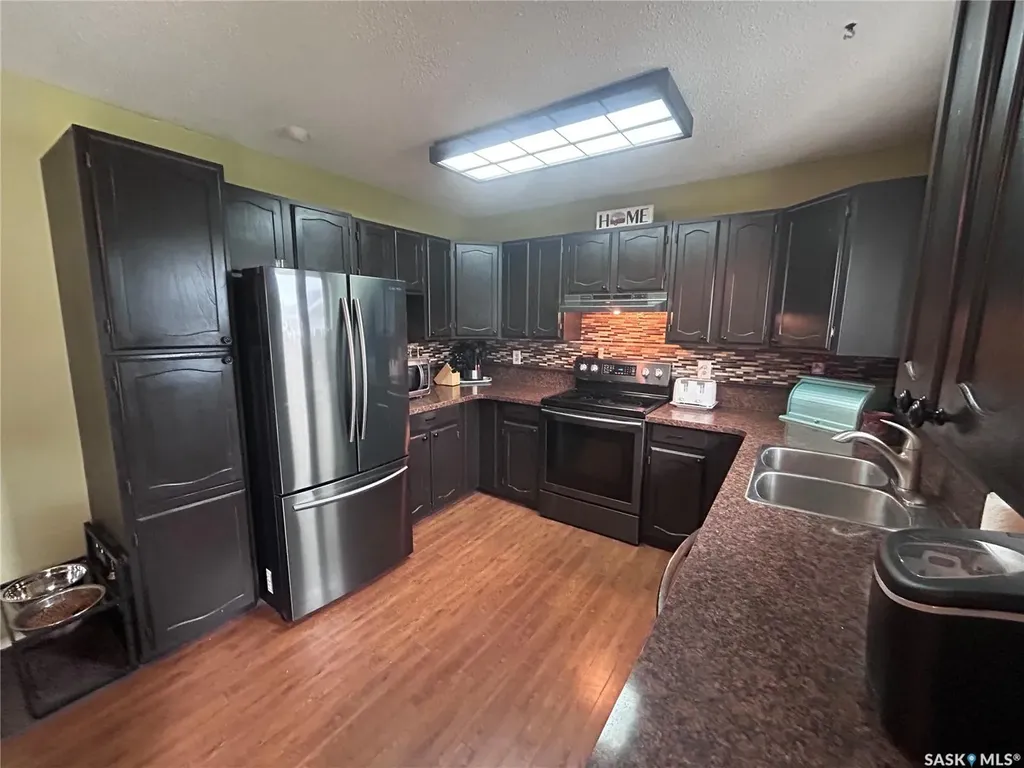 500 Willow Bay Estevan SK S4A 2G4