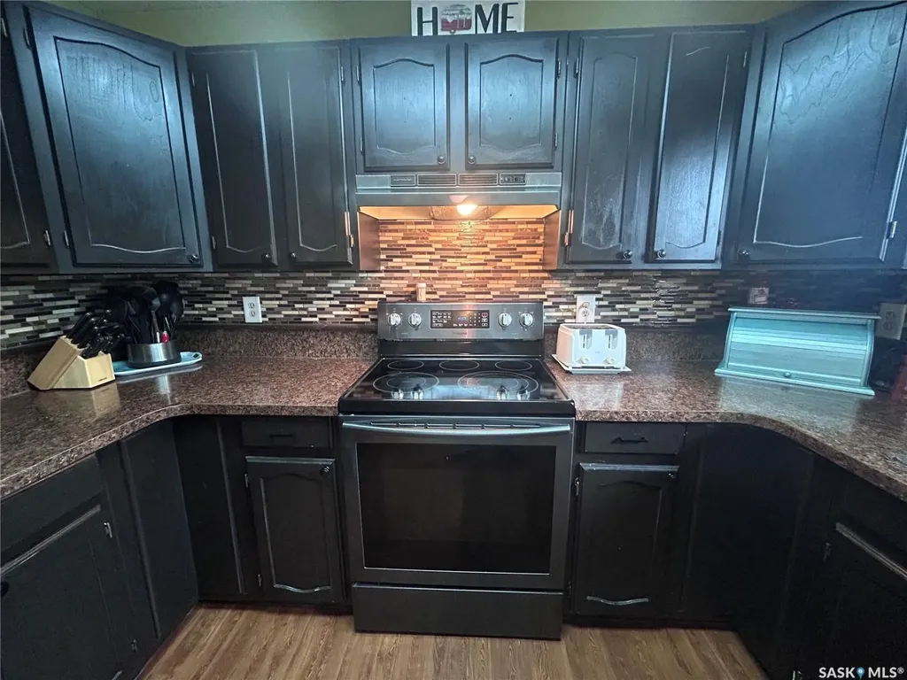 500 Willow Bay Estevan SK S4A 2G4