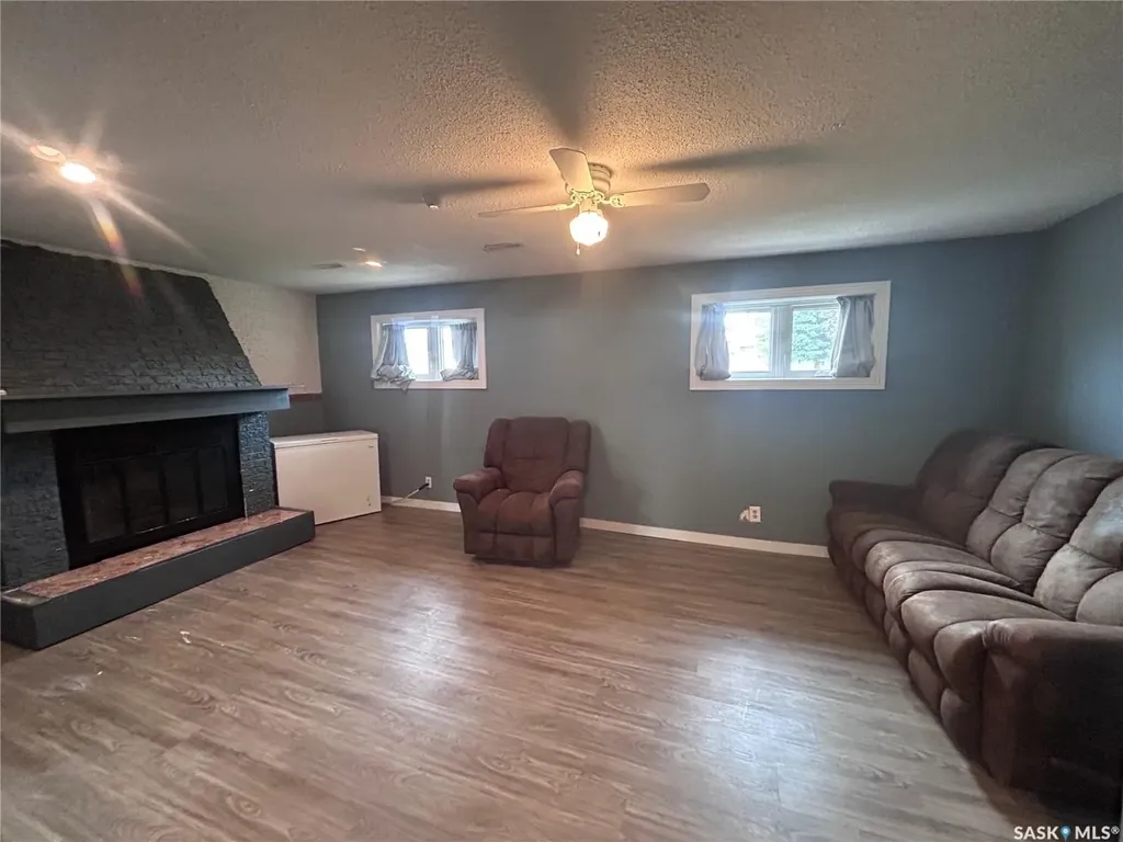 500 Willow Bay Estevan SK S4A 2G4
