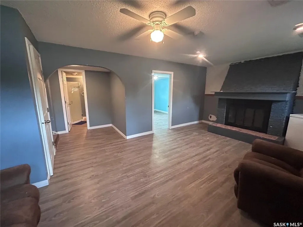 500 Willow Bay Estevan SK S4A 2G4